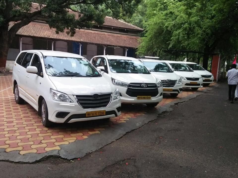 Lakshmi Cabs chauffeur